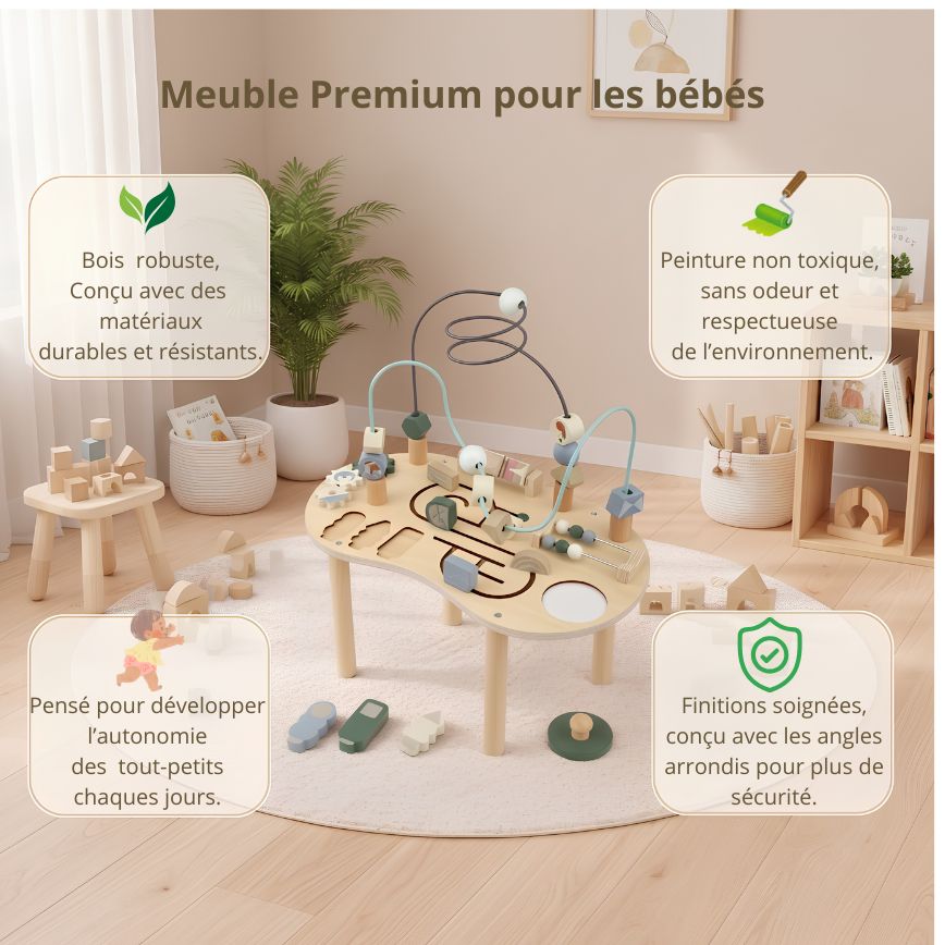 Bébé jouant avec la table d'activités Montessori
